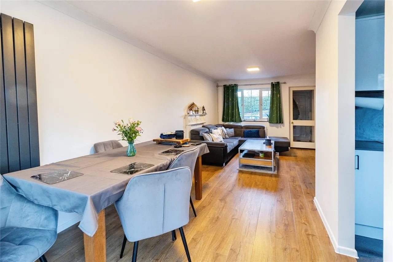 Teasel Avenue, Conniburrow, Milton Keynes, Buckinghamshire, MK14, photo 4