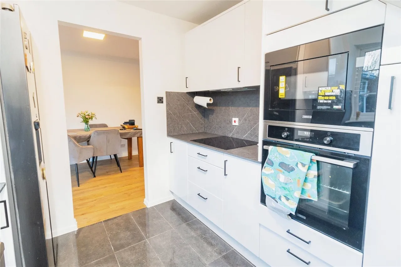 Teasel Avenue, Conniburrow, Milton Keynes, Buckinghamshire, MK14, photo 6