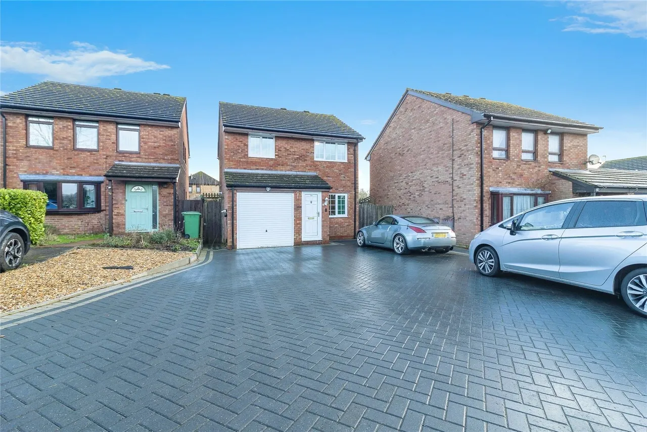 3 bed house for sale — Teasel Avenue, Conniburrow, Milton Keynes, Buckinghamshire, MK14