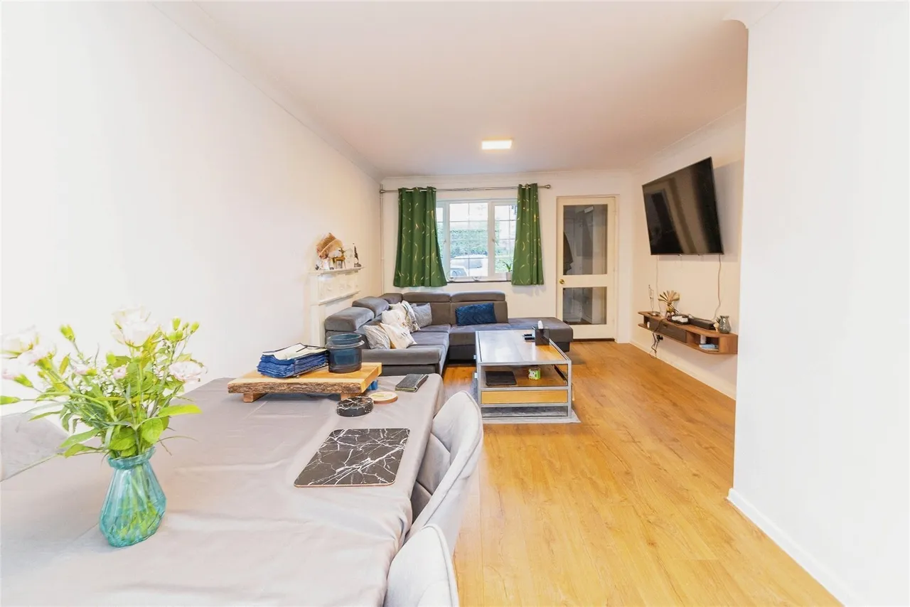 Teasel Avenue, Conniburrow, Milton Keynes, Buckinghamshire, MK14, photo 5