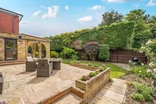 The Crescent, SHEPPERTON, TW17, photo 8