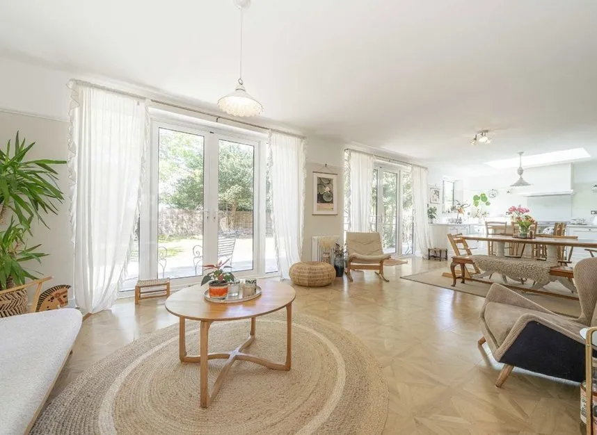 Lower Hampton Road, Sunbury on Thames, TW16, photo 2
