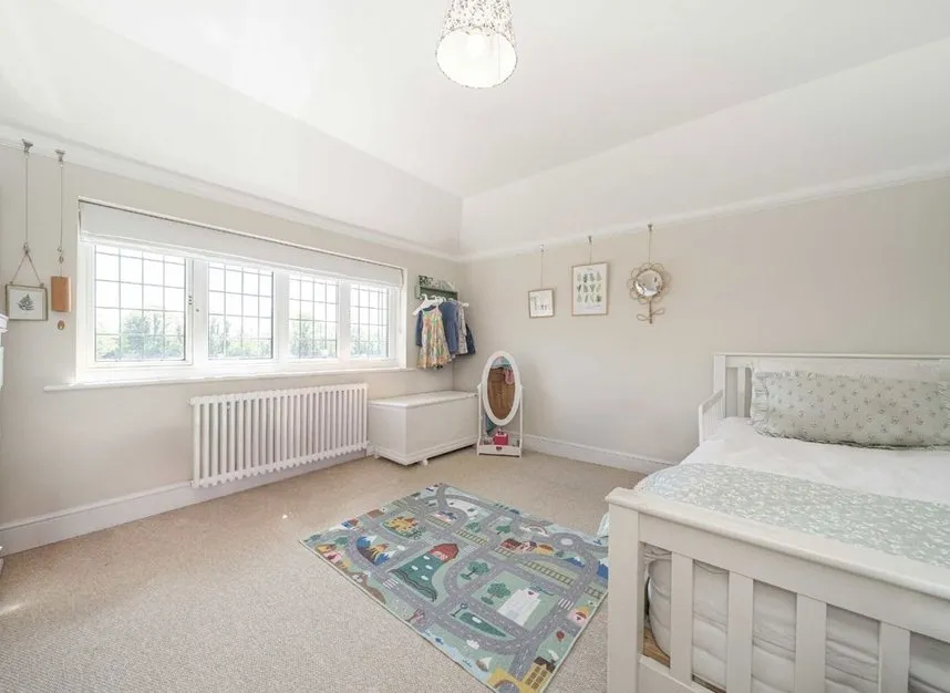 Lower Hampton Road, Sunbury on Thames, TW16, photo 9