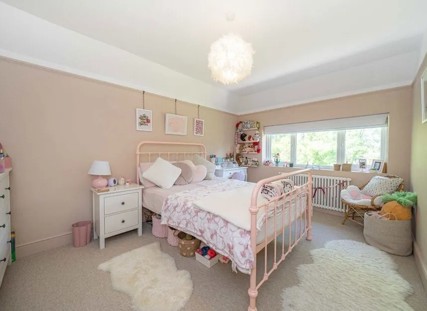 Lower Hampton Road, Sunbury on Thames, TW16, photo 8