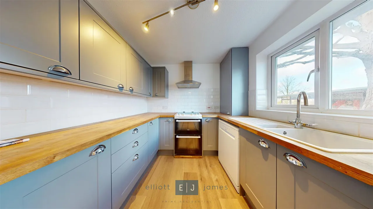 Roding Lane North, Woodford Green, photo 3
