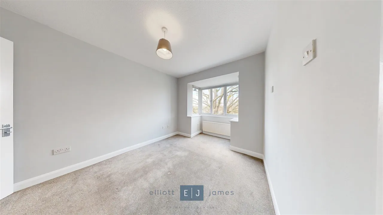 Roding Lane North, Woodford Green, photo 9