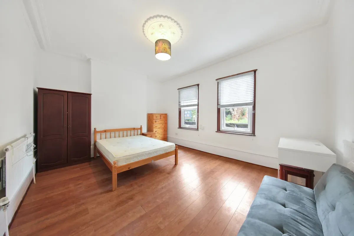 4 bed flat to rent — Hazellville Road, Archway, N19