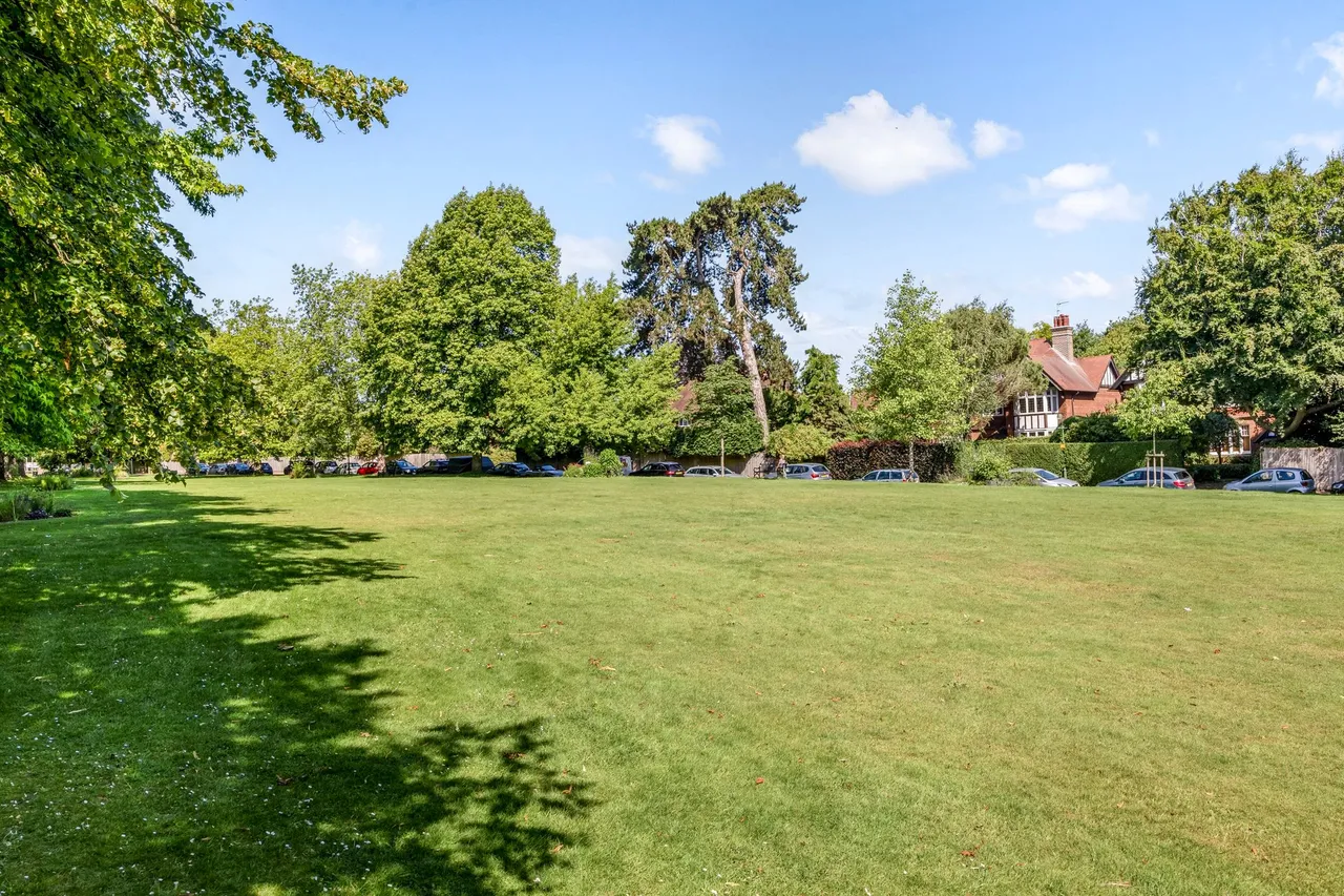 Muster Court, Haywards Heath, RH16, photo 13