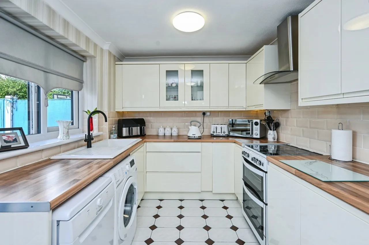 Netherfield, Widnes, WA8, photo 3