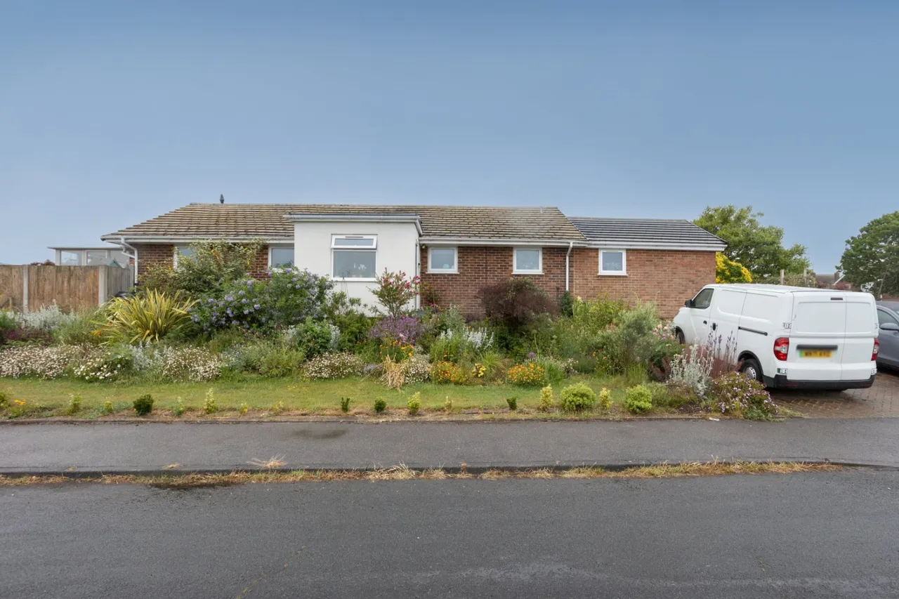 3 bed house for sale, Princess Margaret Avenue, Cliftonville, CT9