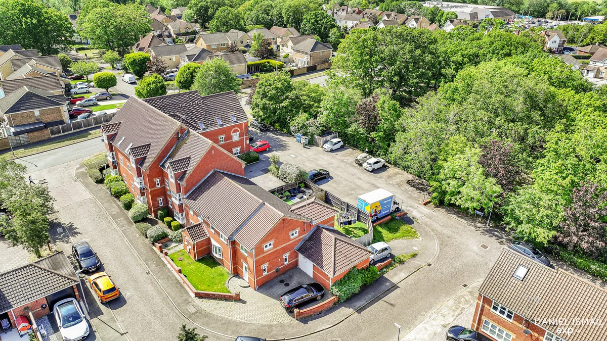 Northampton Grove, Langdon Hills, SS16, photo 17