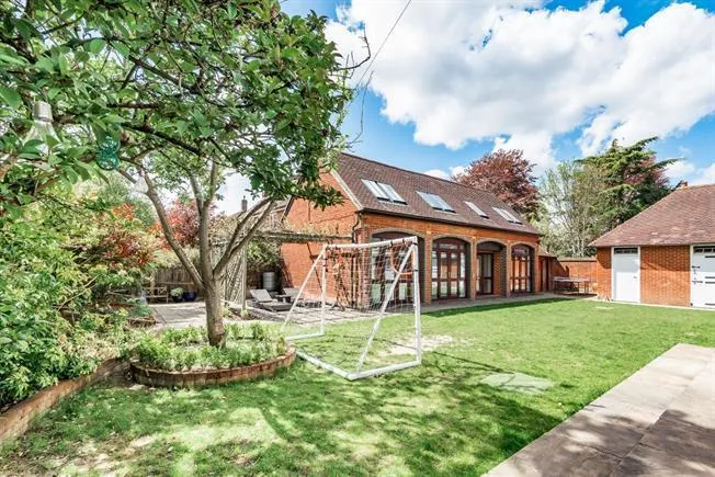 Links Road, Epsom, photo 4