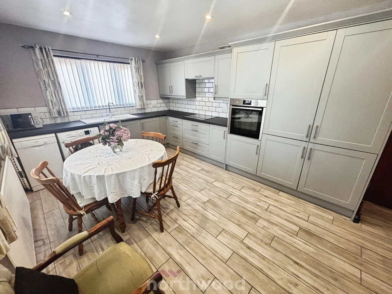 Harpenden Drive, Dunscroft, DN7, photo 2