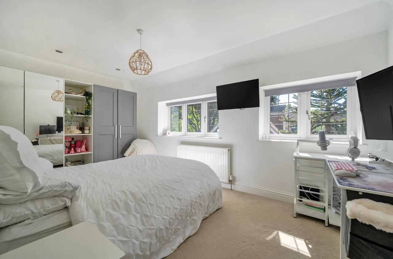 Reading Road South, Fleet, GU52, photo 8