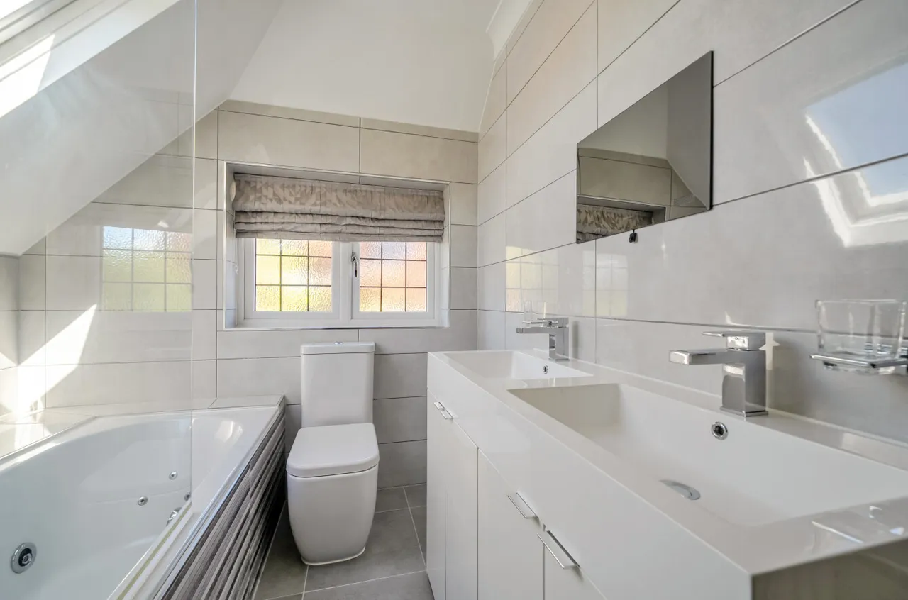 Reading Road South, Fleet, GU52, photo 10