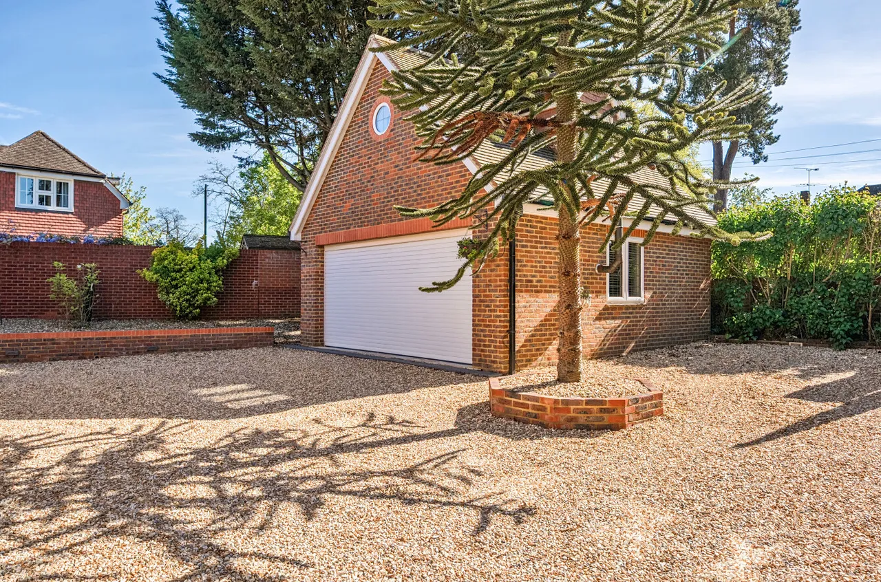 Reading Road South, Fleet, GU52, photo 21