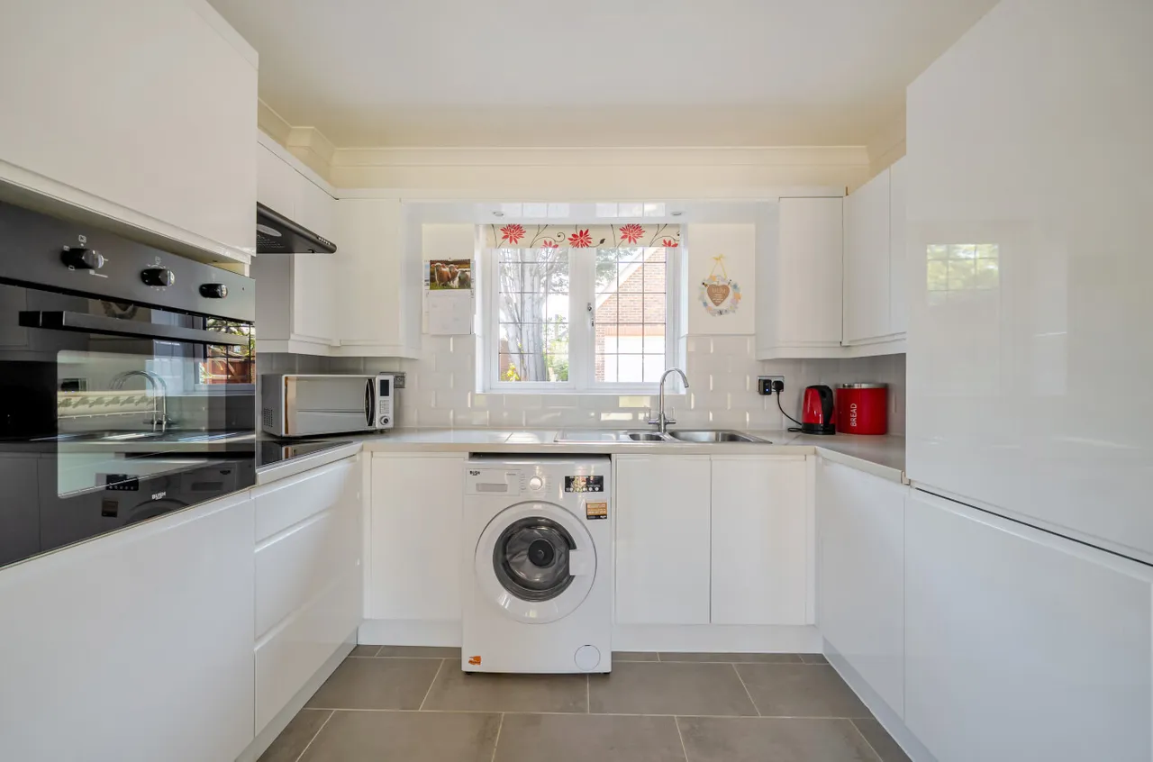 Reading Road South, Fleet, GU52, photo 13
