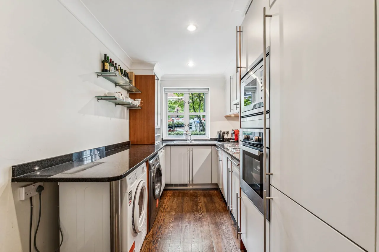 Magnolia Lodge, Kensington Green, W8 5UT, photo 12