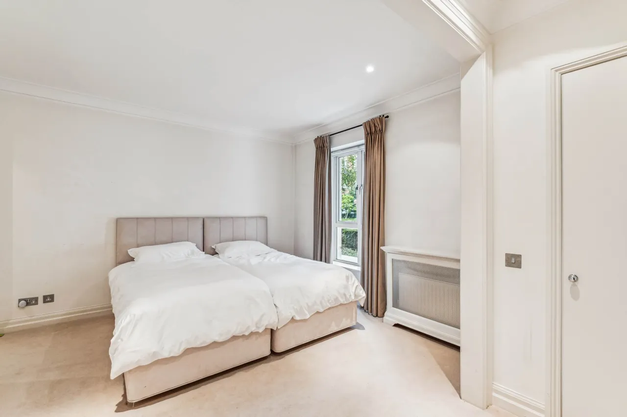 Magnolia Lodge, Kensington Green, W8 5UT, photo 5