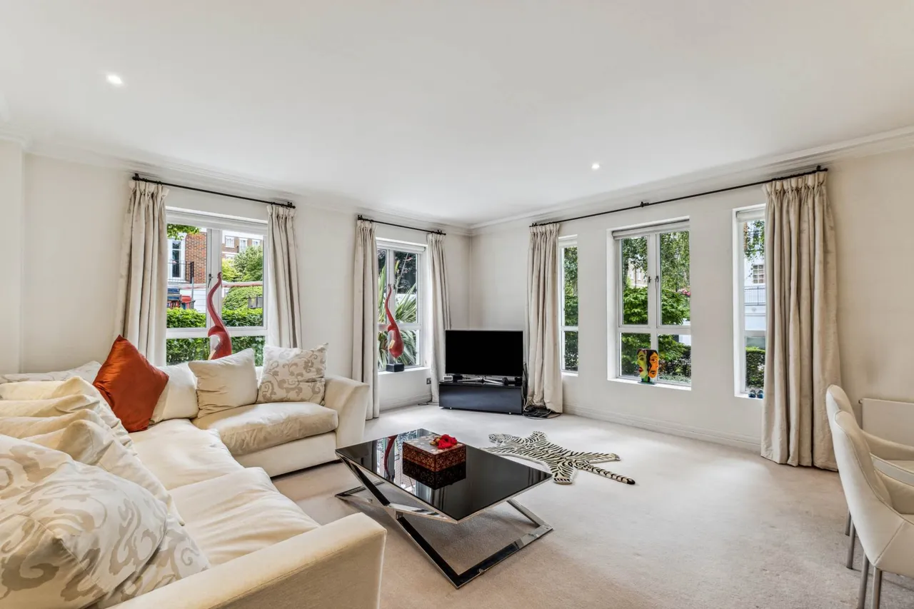 Magnolia Lodge, Kensington Green, W8 5UT, photo 13