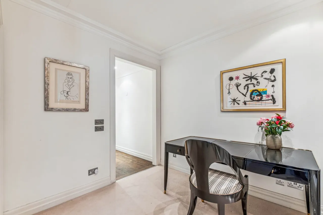Magnolia Lodge, Kensington Green, W8 5UT, photo 7