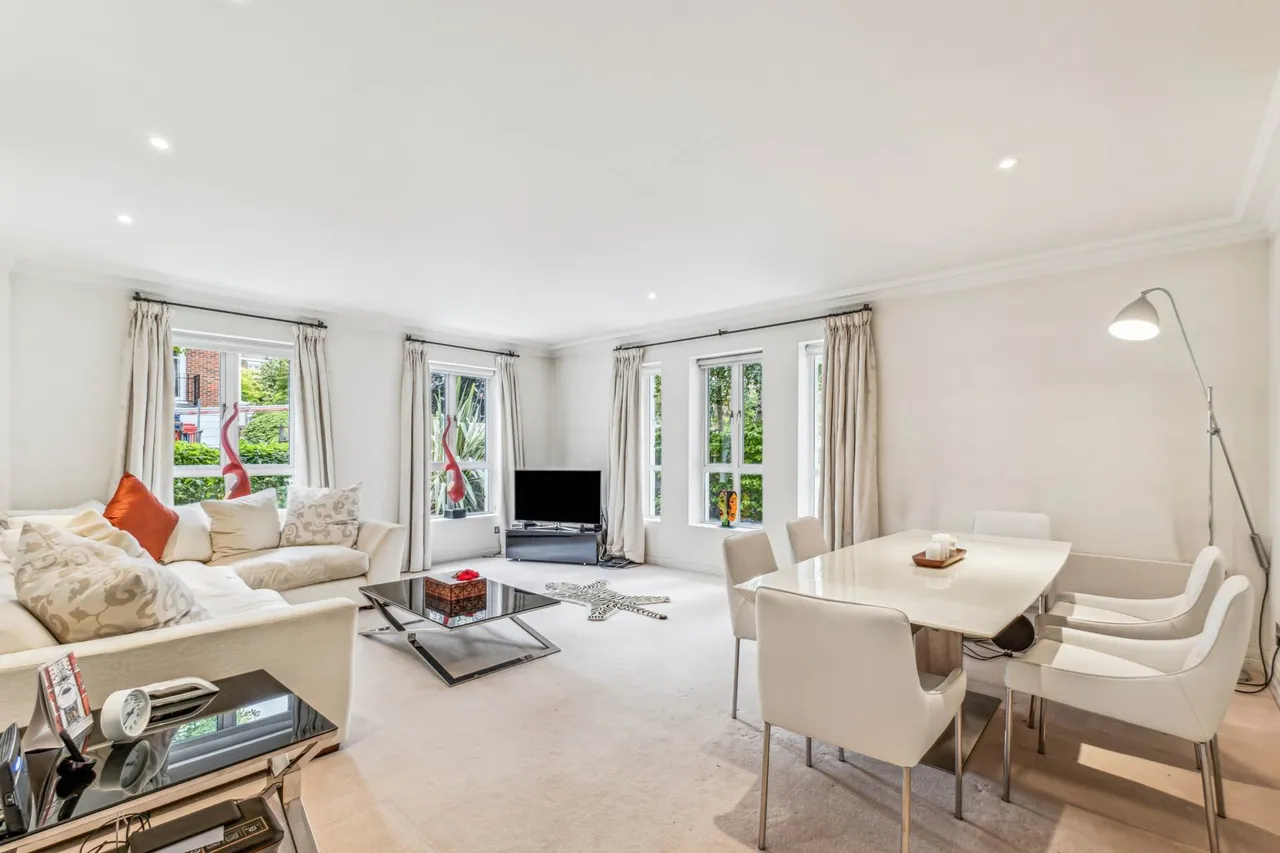 Magnolia Lodge, Kensington Green, W8 5UT, photo 2