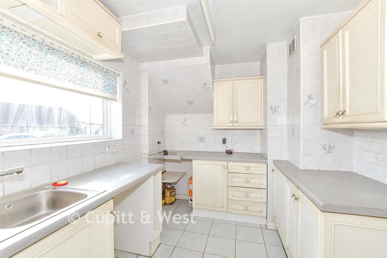 Oxford Drive, Aldwick, PO21, photo 3
