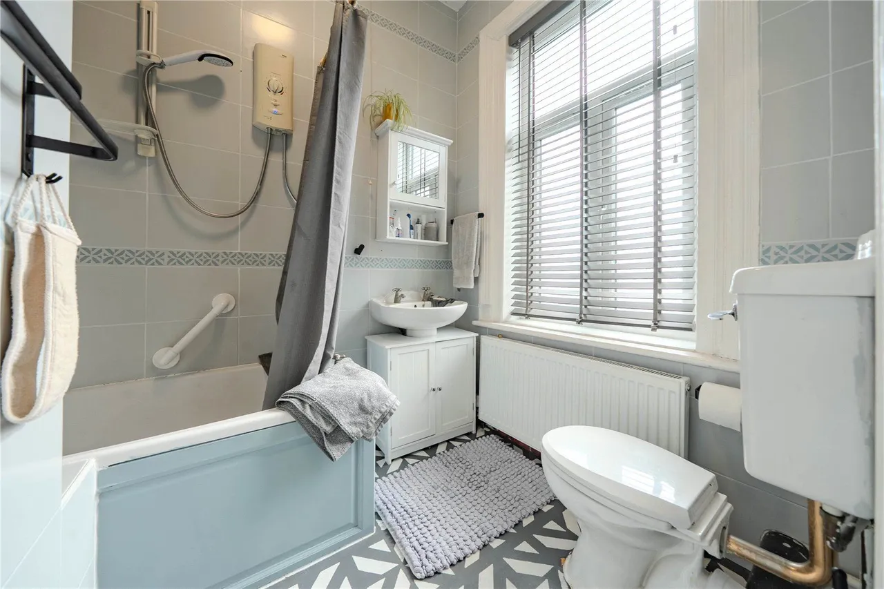 Vickersdale Grove, Stanningley, LS28, photo 7