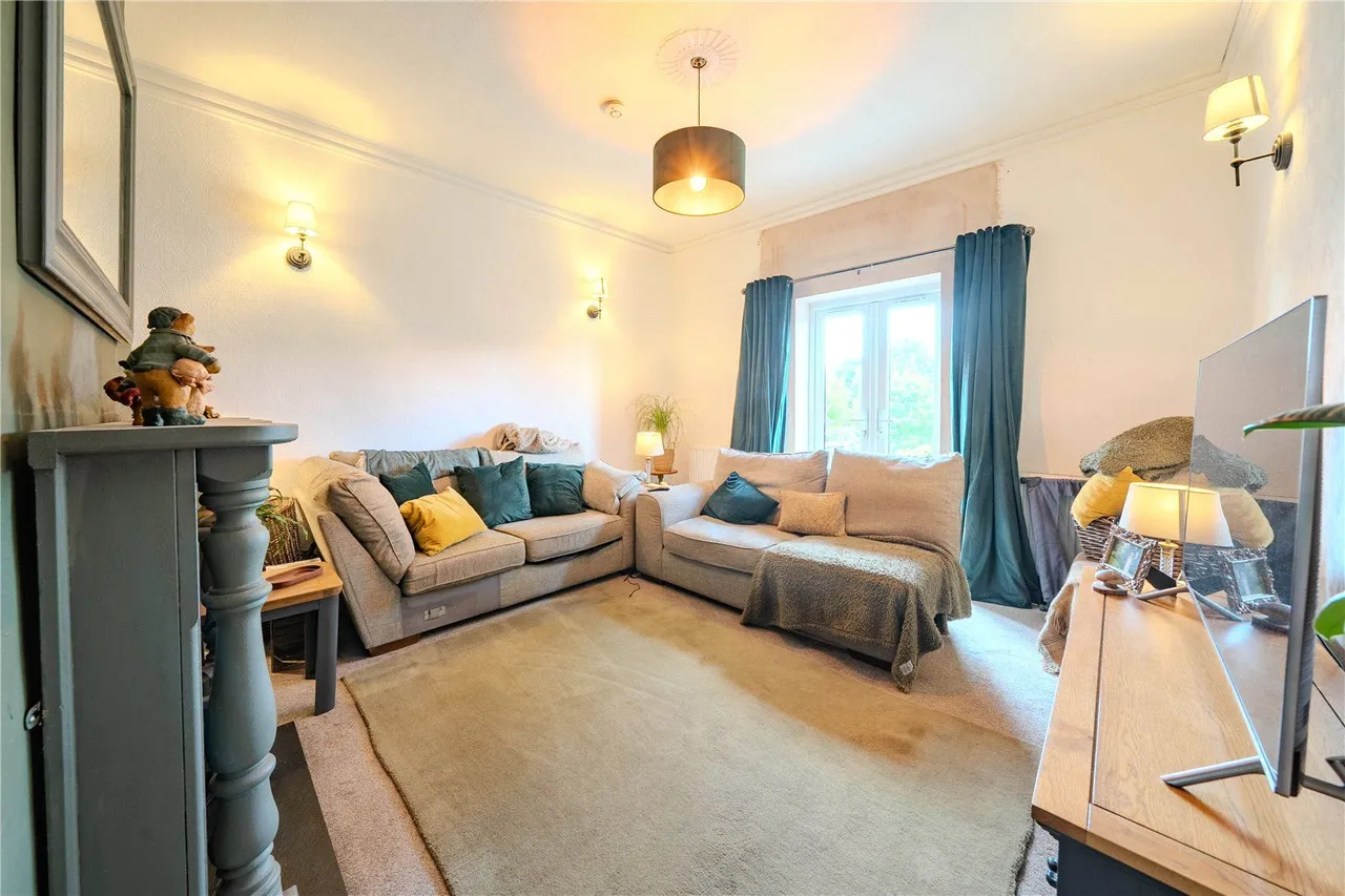 Vickersdale Grove, Stanningley, LS28, photo 2