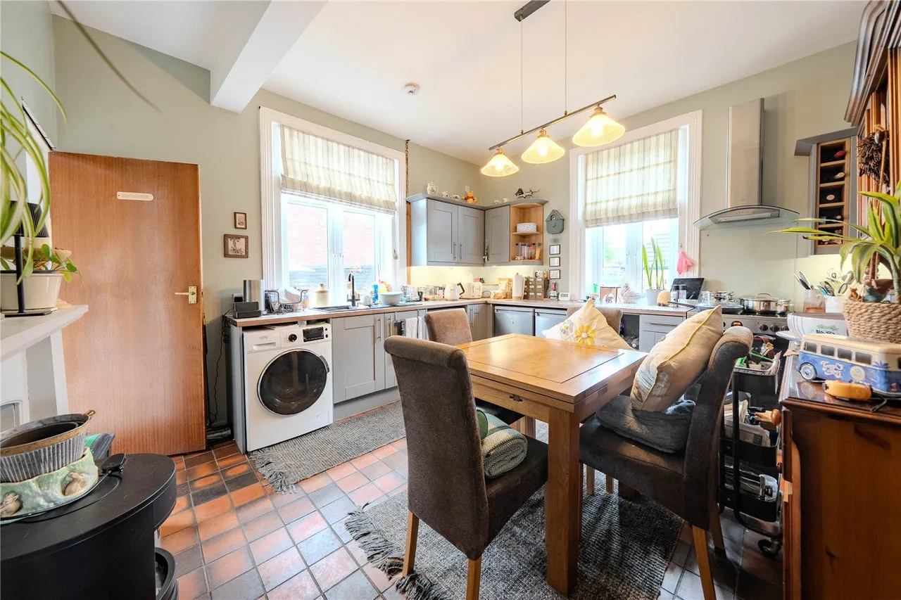 Vickersdale Grove, Stanningley, LS28, photo 9