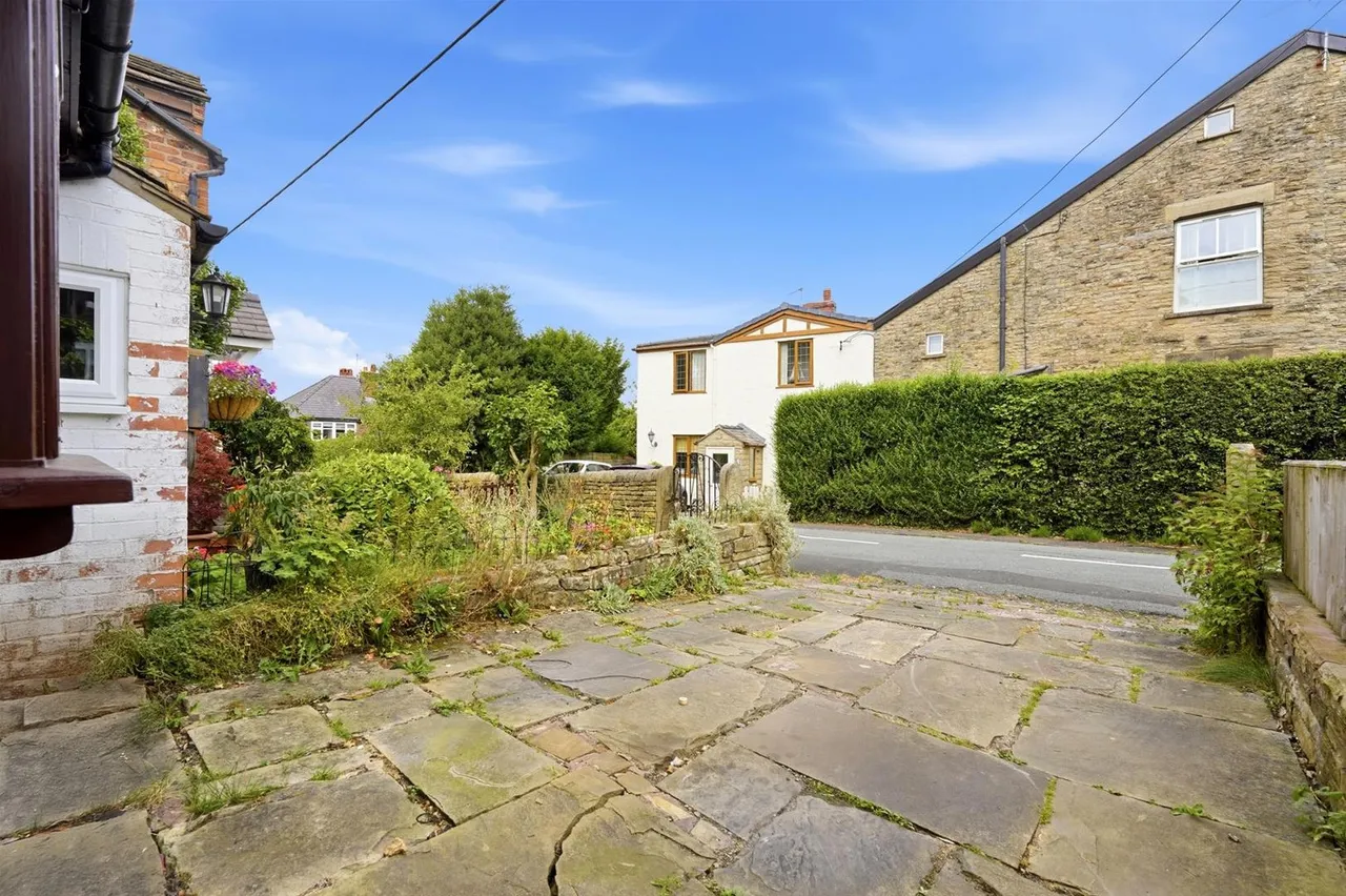 Moss Lane, Bollington, photo 4