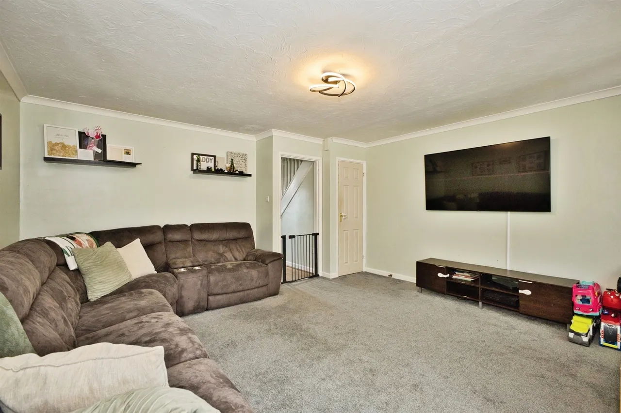 Orchard Rise, Crewkerne, TA18, photo 3