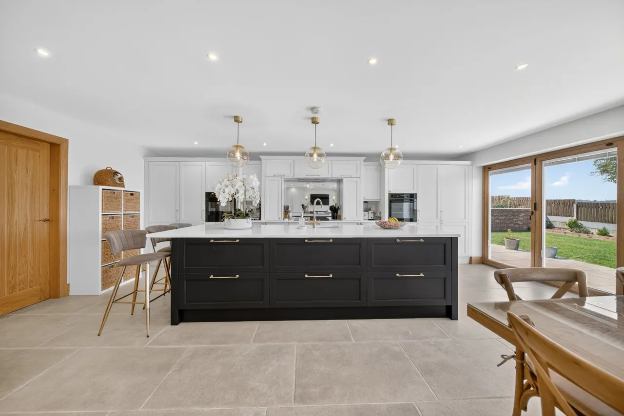 Gildersome Lane, Gildersome, LS27, photo 5