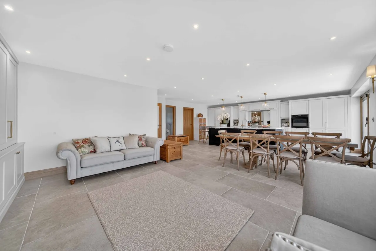 Gildersome Lane, Gildersome, LS27, photo 4