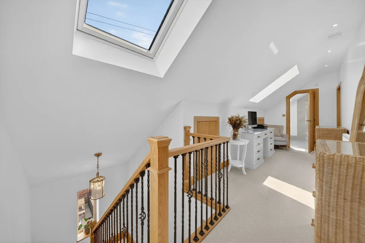 Gildersome Lane, Gildersome, LS27, photo 15