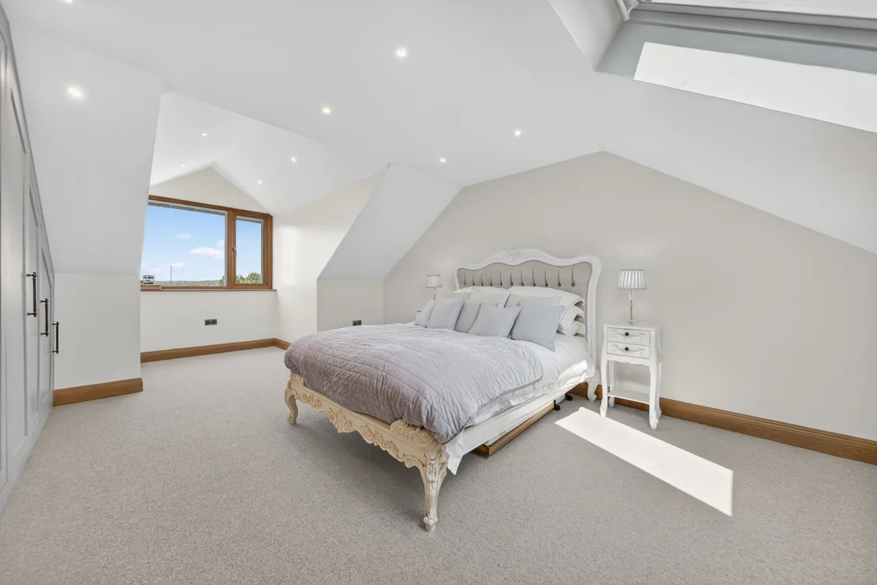 Gildersome Lane, Gildersome, LS27, photo 9