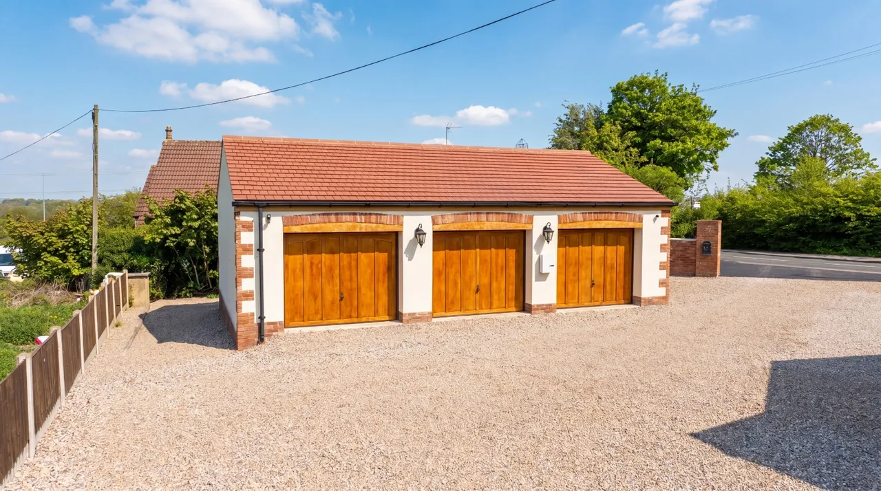 Gildersome Lane, Gildersome, LS27, photo 28