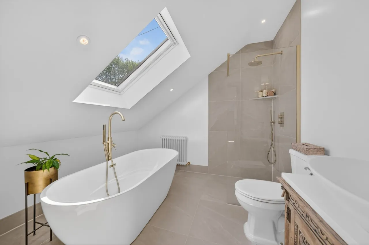 Gildersome Lane, Gildersome, LS27, photo 21