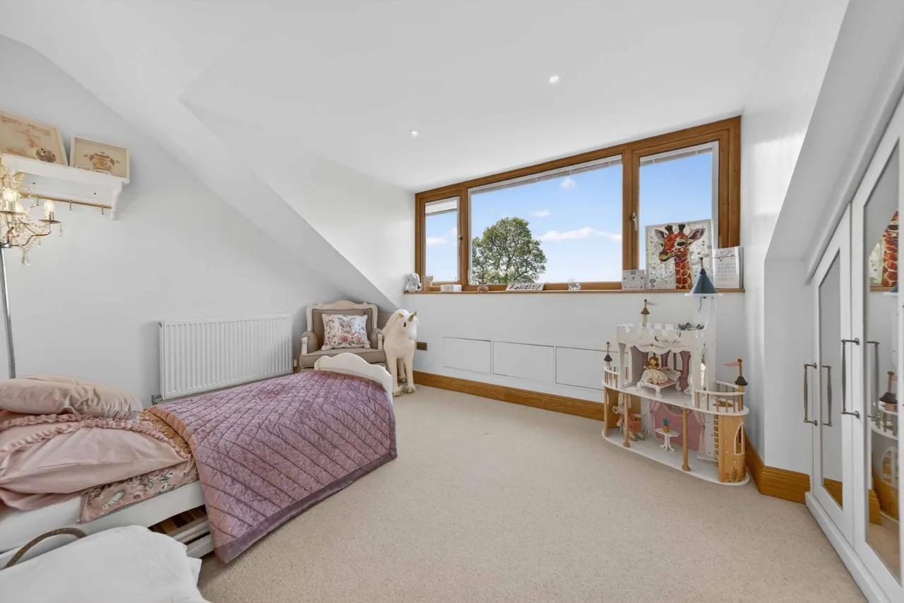 Gildersome Lane, Gildersome, LS27, photo 16