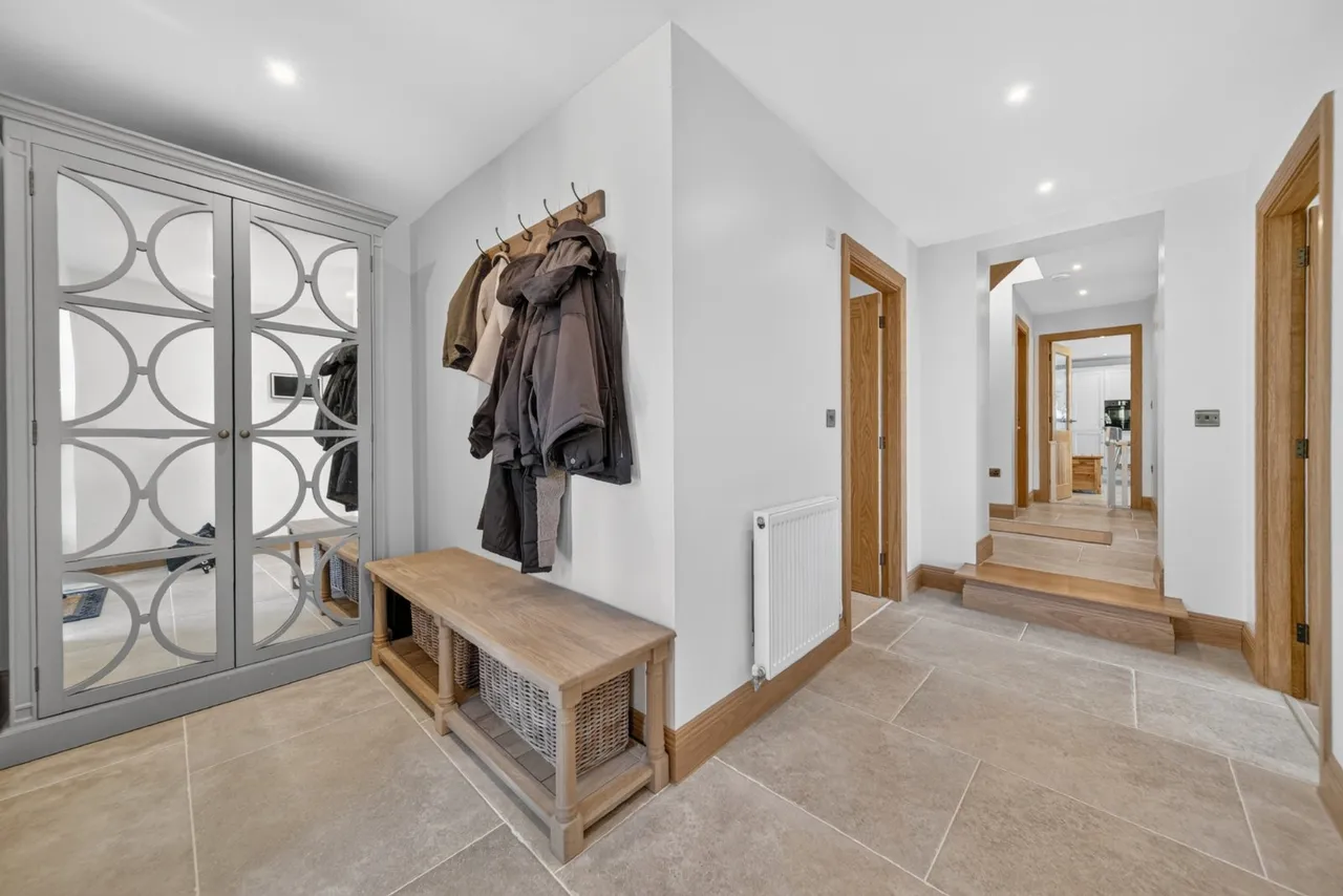 Gildersome Lane, Gildersome, LS27, photo 13