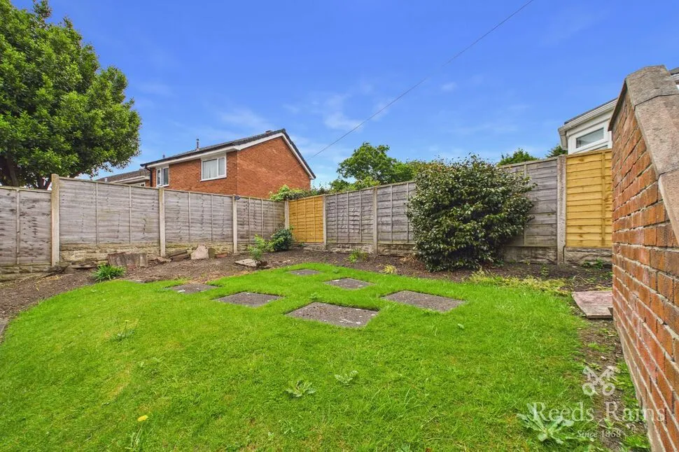 Manor Farm Drive, Churwell, West Yorkshire, LS27, photo 8