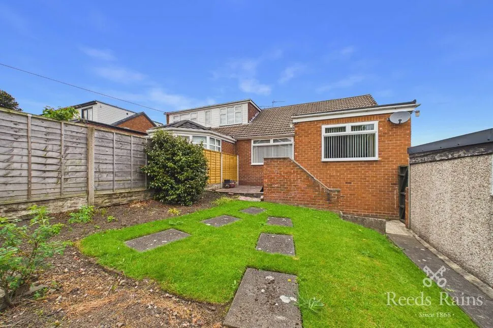 Manor Farm Drive, Churwell, West Yorkshire, LS27, photo 12