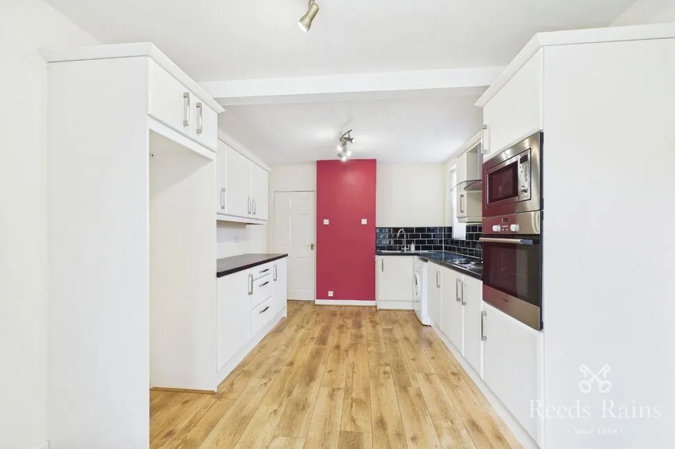 Manor Farm Drive, Churwell, West Yorkshire, LS27, photo 4