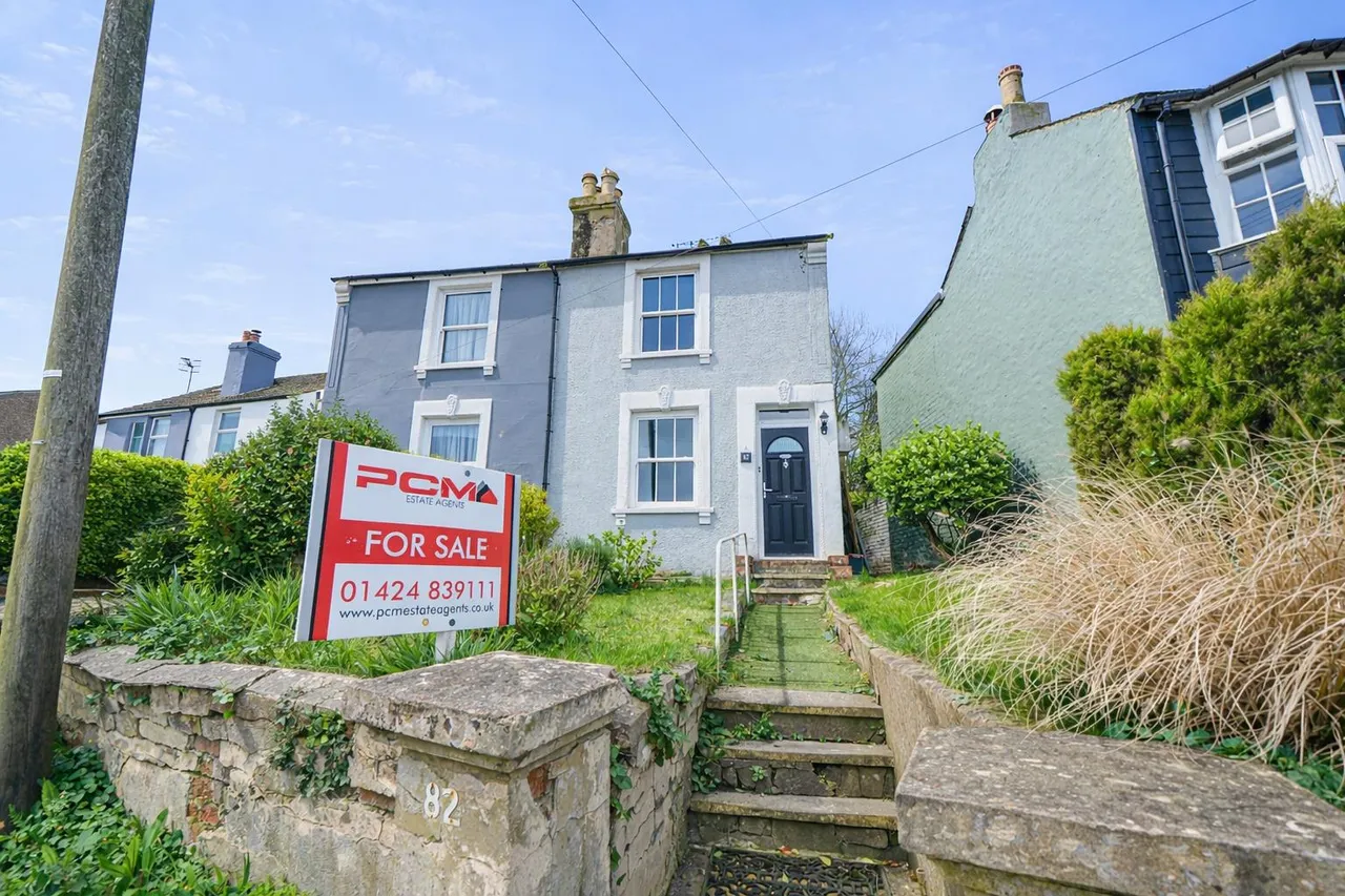 2 bed house for sale, Fairlight Road, Hastings