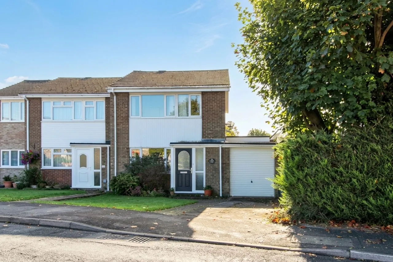 4 bed house for sale, Rose Avenue, Hazlemere, HP15