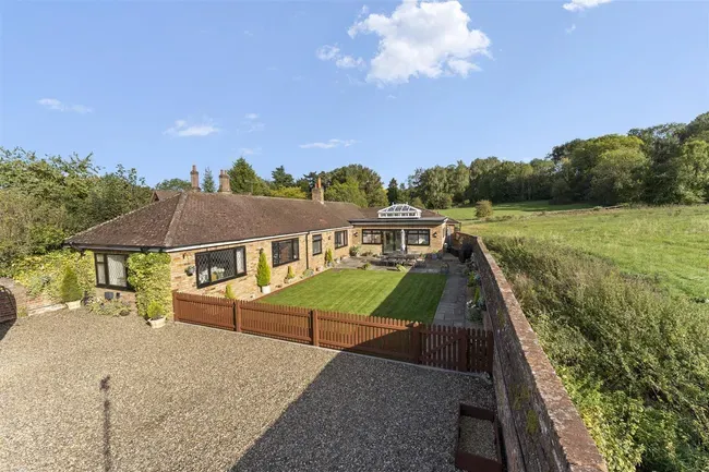 4 bed house for sale — Oxford Road, Gerrards Cross