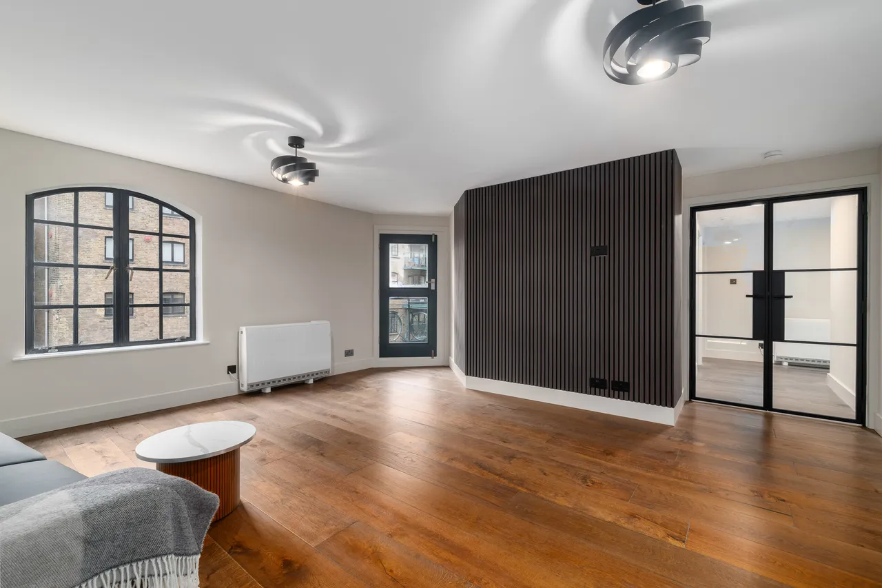 2 bed flat for sale, Shad Thames, London, SE1