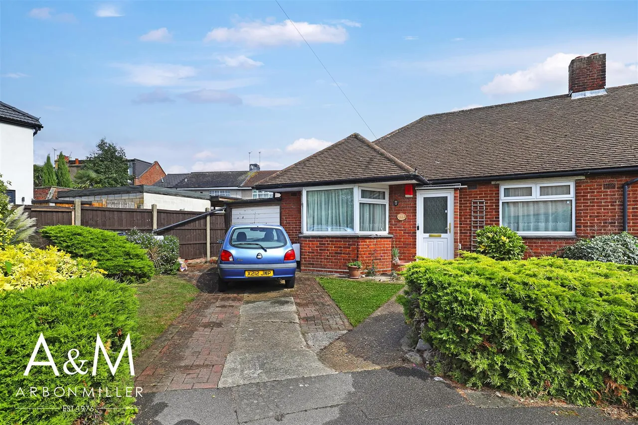 Meriden Close, Barkingside, Essex, Ilford, IG62HX, photo 24