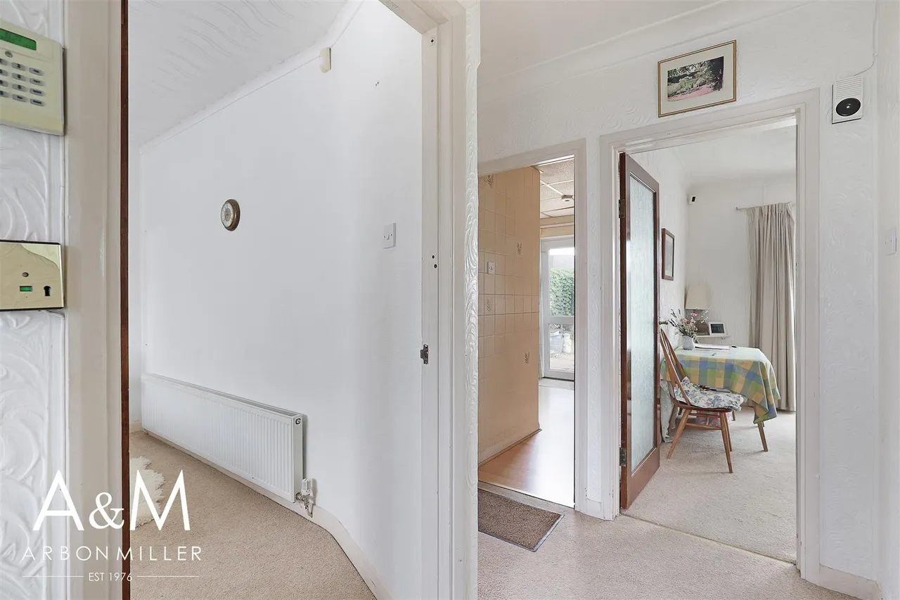 Meriden Close, Barkingside, Essex, Ilford, IG62HX, photo 9
