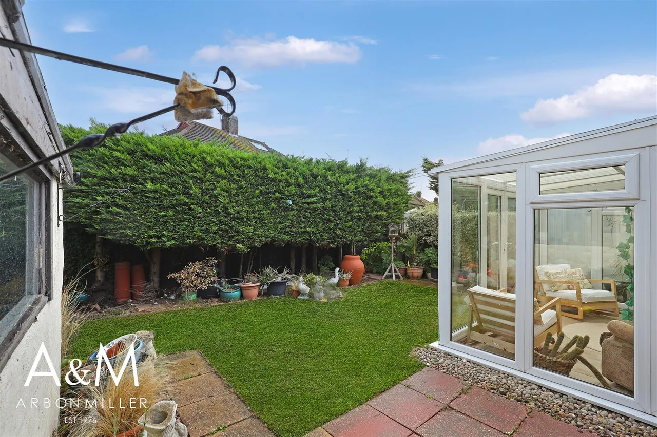 Meriden Close, Barkingside, Essex, Ilford, IG62HX, photo 16